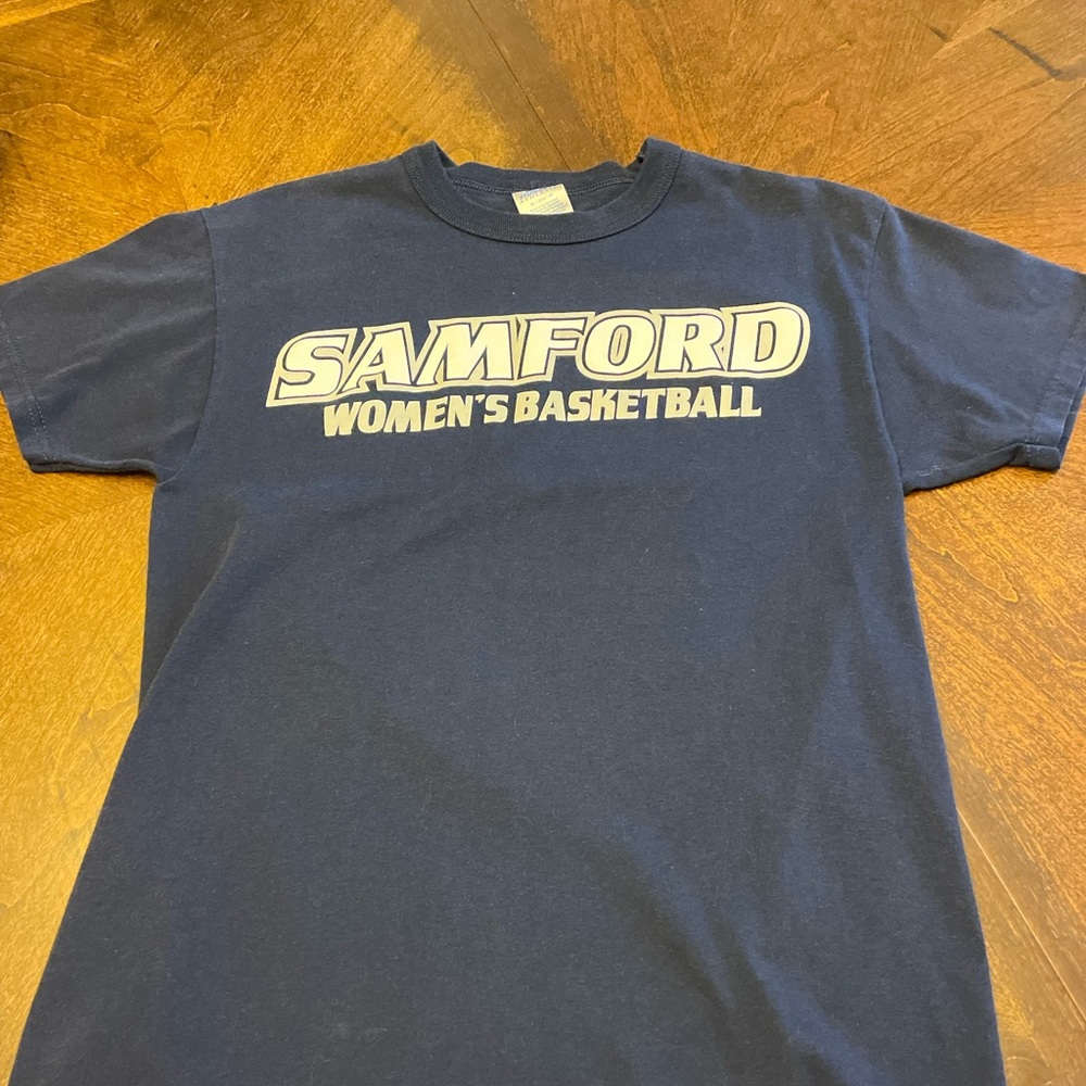 Vintage Samford Women’s basketball tee!